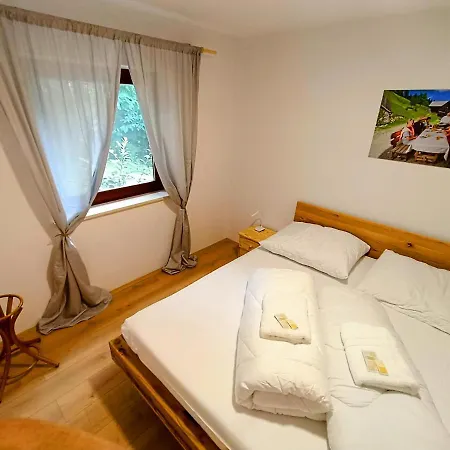 Britof Forest House In Chestnut Valley * Kanal