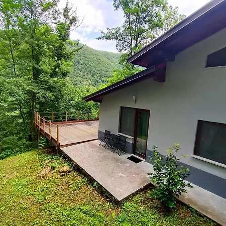 Britof Forest House In Chestnut Valley Kanal