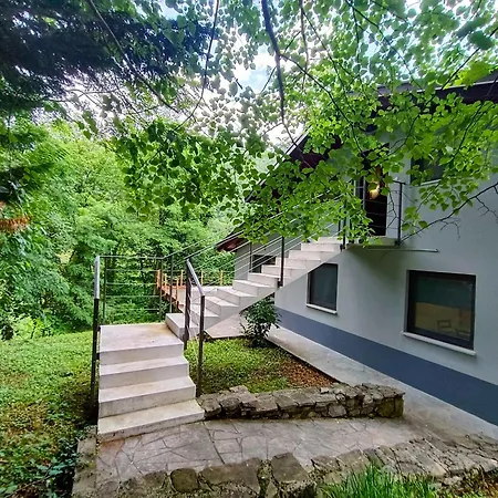 Britof Forest House In Chestnut Valley Villa *